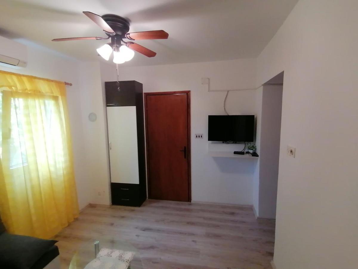 Apartment Dinka Корнич Екстер'єр фото