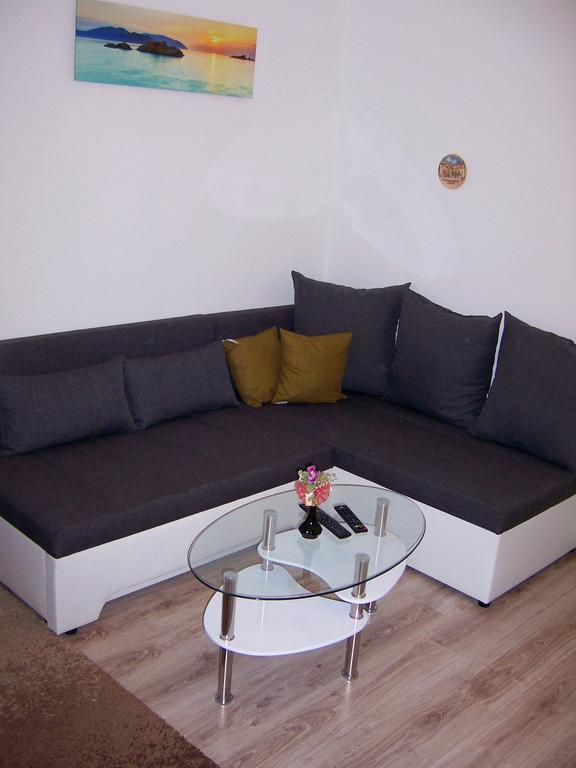 Apartment Dinka Корнич Екстер'єр фото